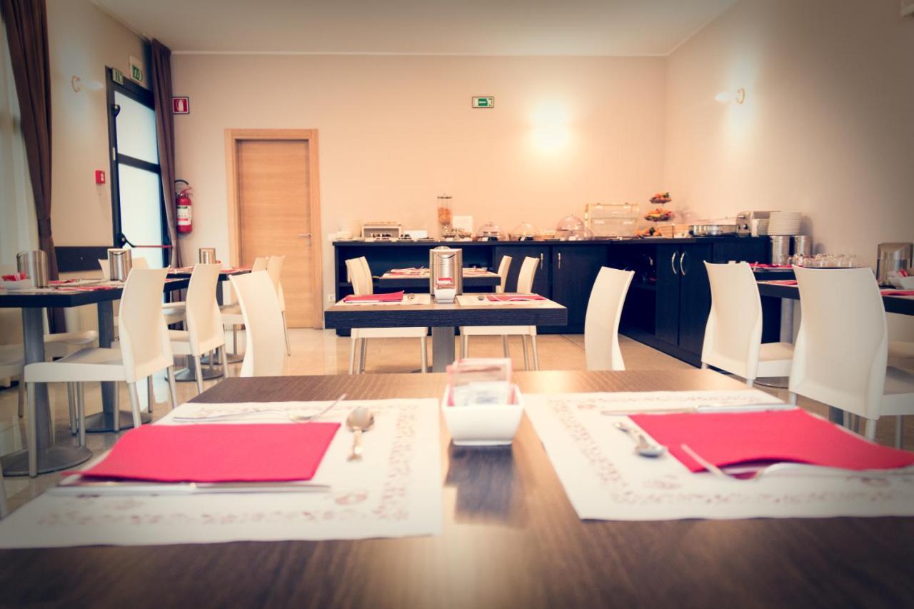 Hotel Don Camillo Brescello Esterno foto
